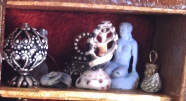 CabinetOfCuriosities-TopShelf